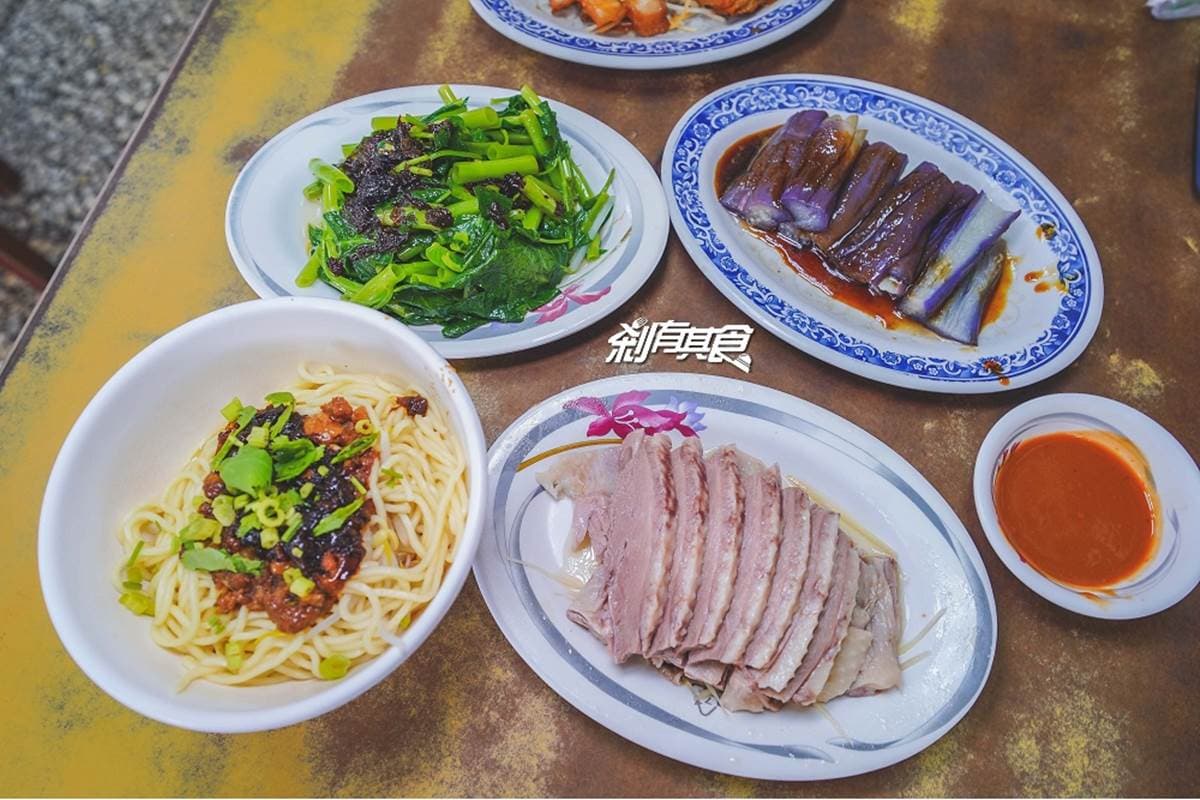 中捷美食全攻略！「文華高中站→市政府站」12家：巨無霸生蠔、心型蛋捲、30年鵝肉熱炒