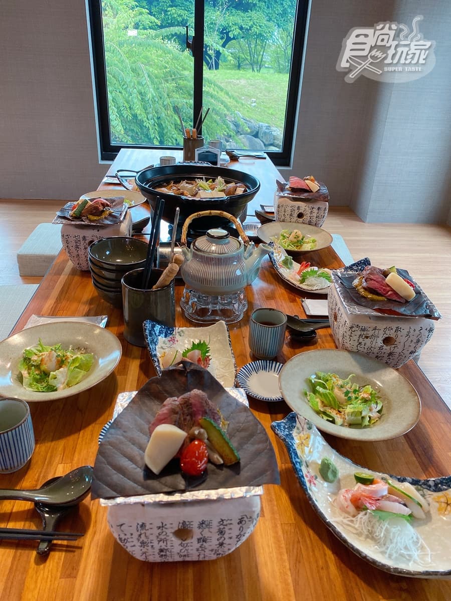 全台唯一免預約「動物體驗飯店」！羊駝、水豚和狐獴都有，還能扮炭治郎、爽泡日式湯泉