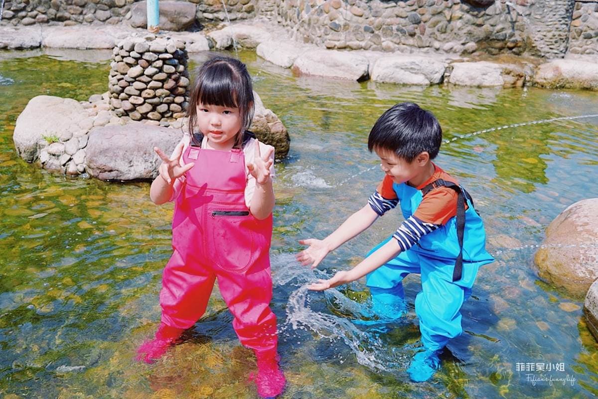 小朋友玩好嗨！宜蘭生態園區體驗釣魚、魚丸DIY，還能吃巨無霸鹽烤魚、火燒蝦