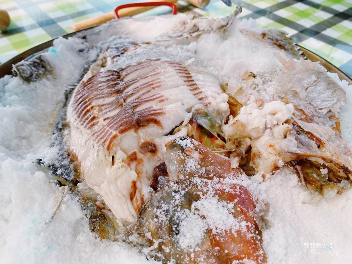 小朋友玩好嗨！宜蘭生態園區體驗釣魚、魚丸DIY，還能吃巨無霸鹽烤魚、火燒蝦