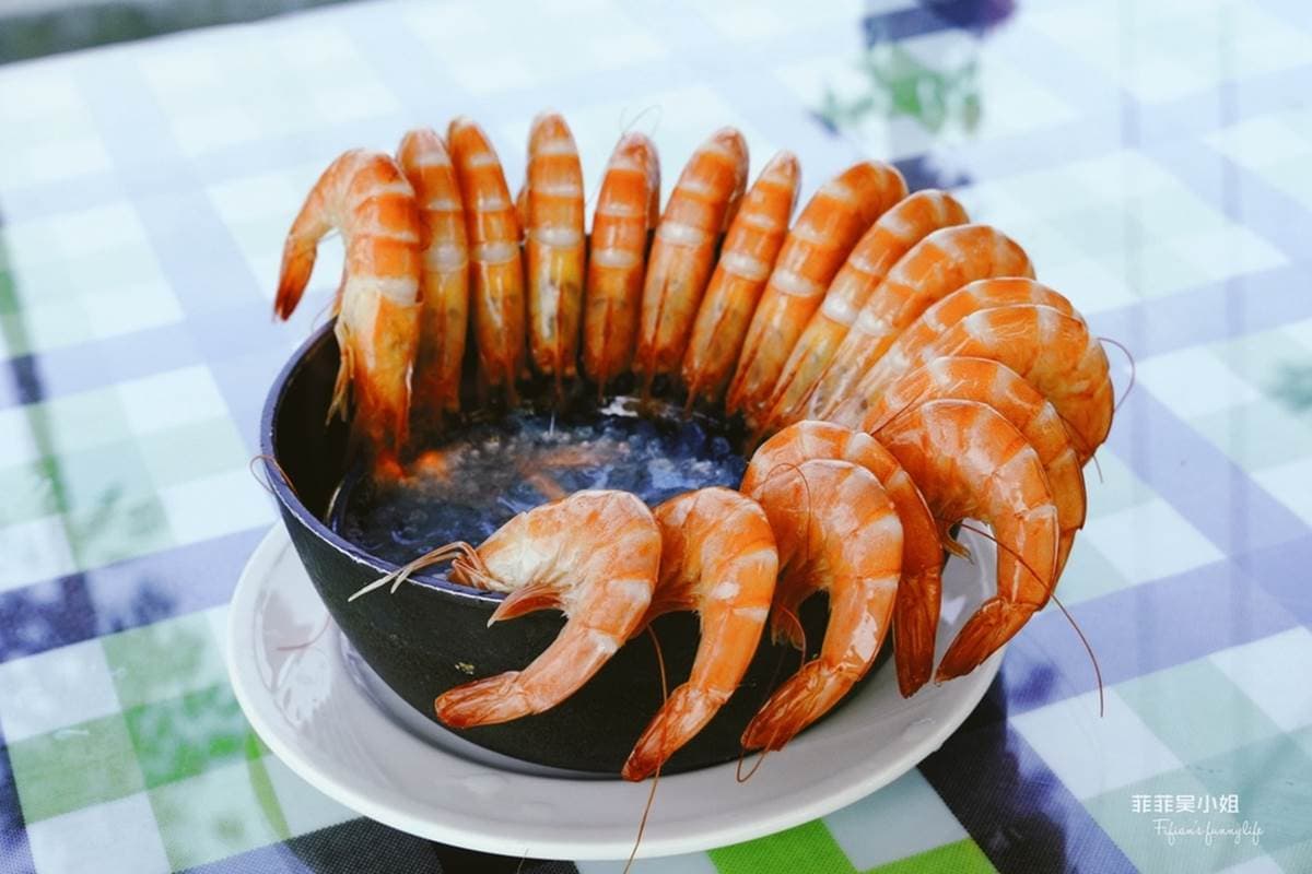 小朋友玩好嗨！宜蘭生態園區體驗釣魚、魚丸DIY，還能吃巨無霸鹽烤魚、火燒蝦