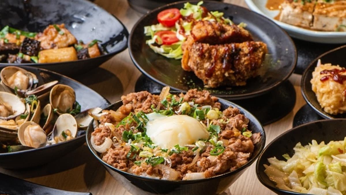 【新開店】CP值超高！99元起開吃現炒鐵板燒，飲料放題、剝皮辣椒雞湯免費續
