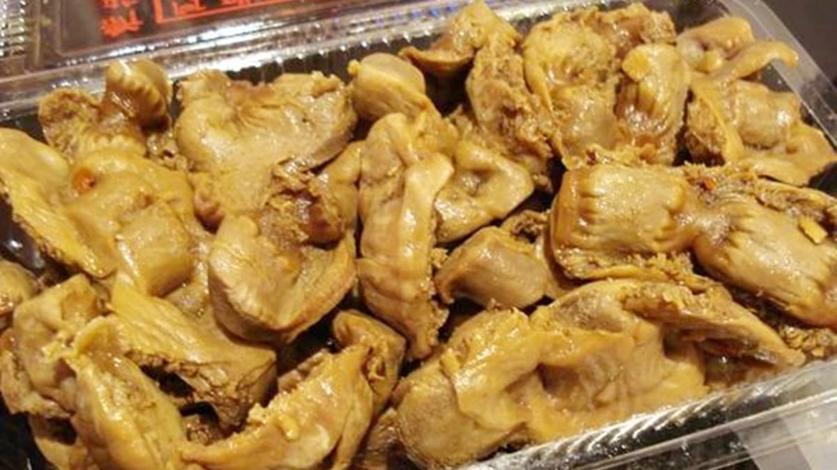 新莊人的回憶!6家50年起跳老字號美食:鎮店級牛腩鍋、百年芋粿巧、水蒸元寶綠豆糕 新莊人的回憶!6家50年起跳老字號美食:鎮店級牛腩鍋、百年芋粿巧、水蒸元寶綠豆糕