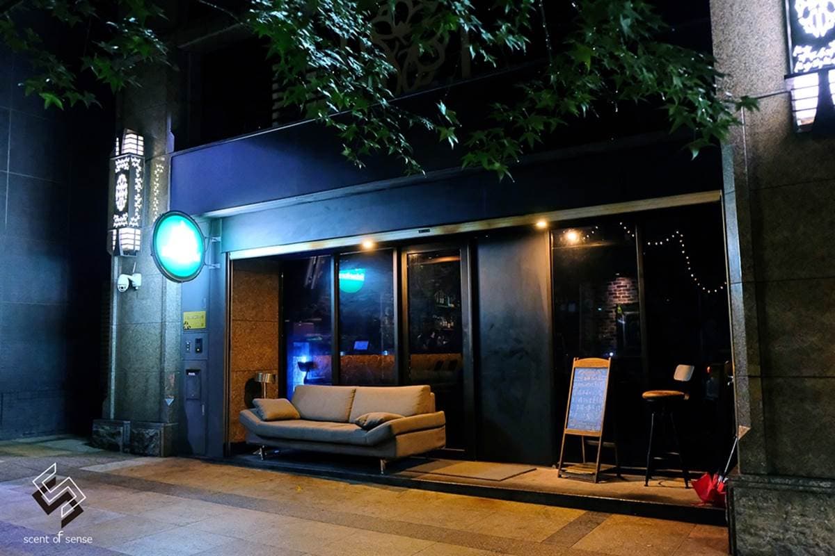 水水來Chill！中山區３家網美系酒吧：水族箱吧檯、復古「當鋪」、美式仿舊磚牆