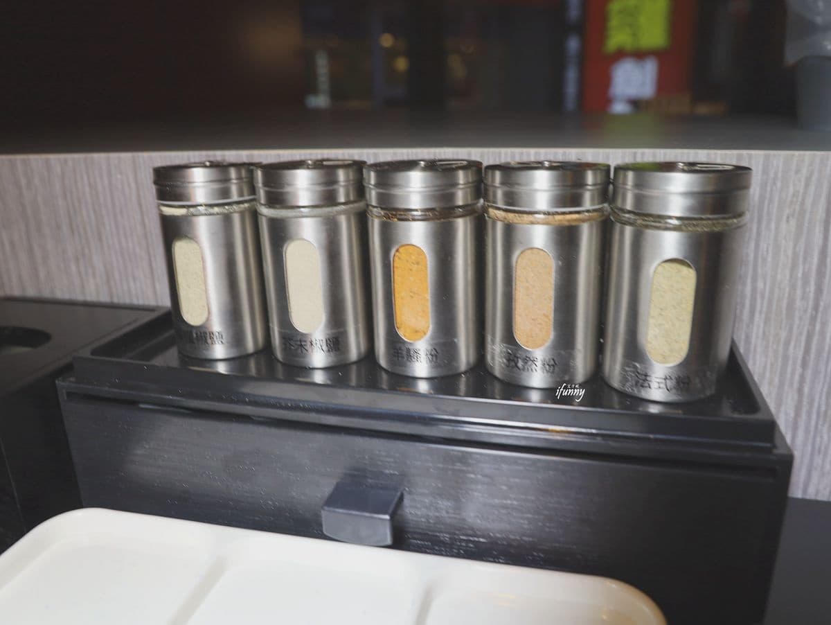 【新開店】台灣首家「羊肉串自動燒烤」搶先吃!菲力、肋條沾醬超唰嘴,必嘗主廚手路菜 【新開店】台灣首家「羊肉串自動燒烤」搶先吃!菲力、肋條沾醬超唰嘴,必嘗主廚手路菜