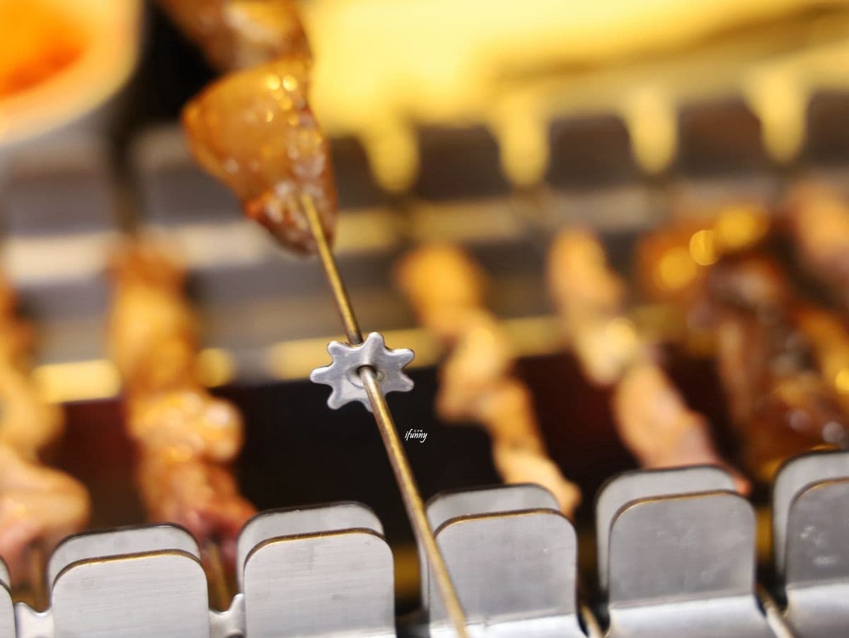 【新開店】台灣首家「羊肉串自動燒烤」搶先吃!菲力、肋條沾醬超唰嘴,必嘗主廚手路菜 【新開店】台灣首家「羊肉串自動燒烤」搶先吃!菲力、肋條沾醬超唰嘴,必嘗主廚手路菜