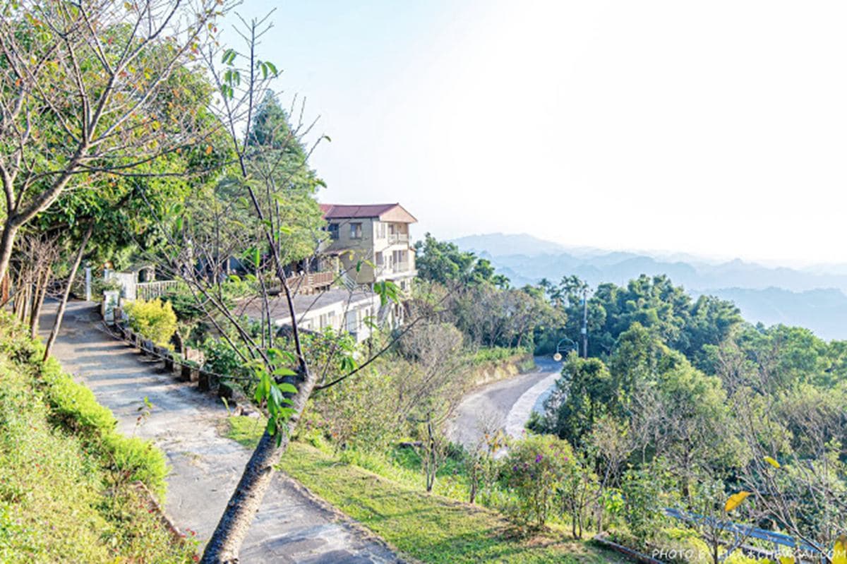 一次飽覽中彰投！台中「祕境法式莊園」賞180度夜景，留宿還能觀清晨雲海