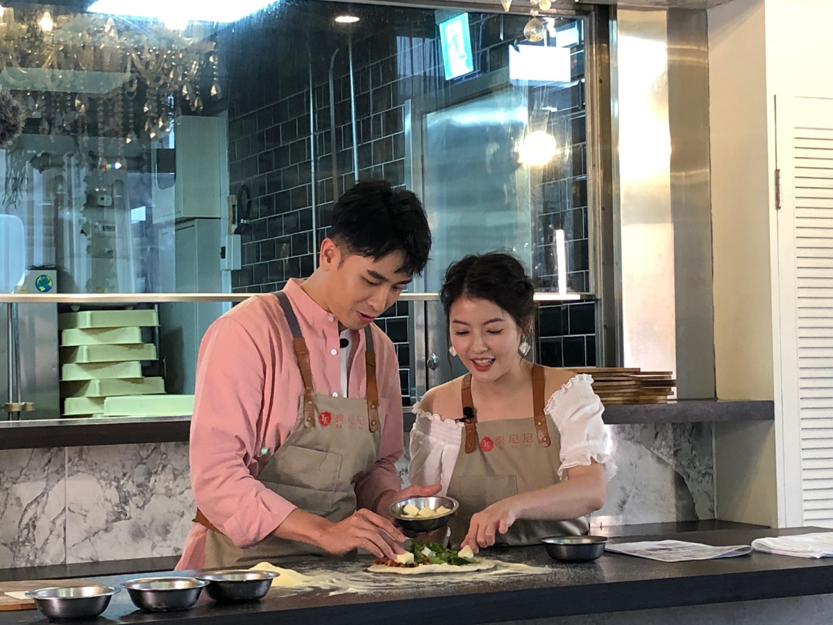 劇迷敲碗成功！《女力》阿強師特製「復合炸披薩」樂尼尼開賣，爆漿起司搭九層塔超銷魂