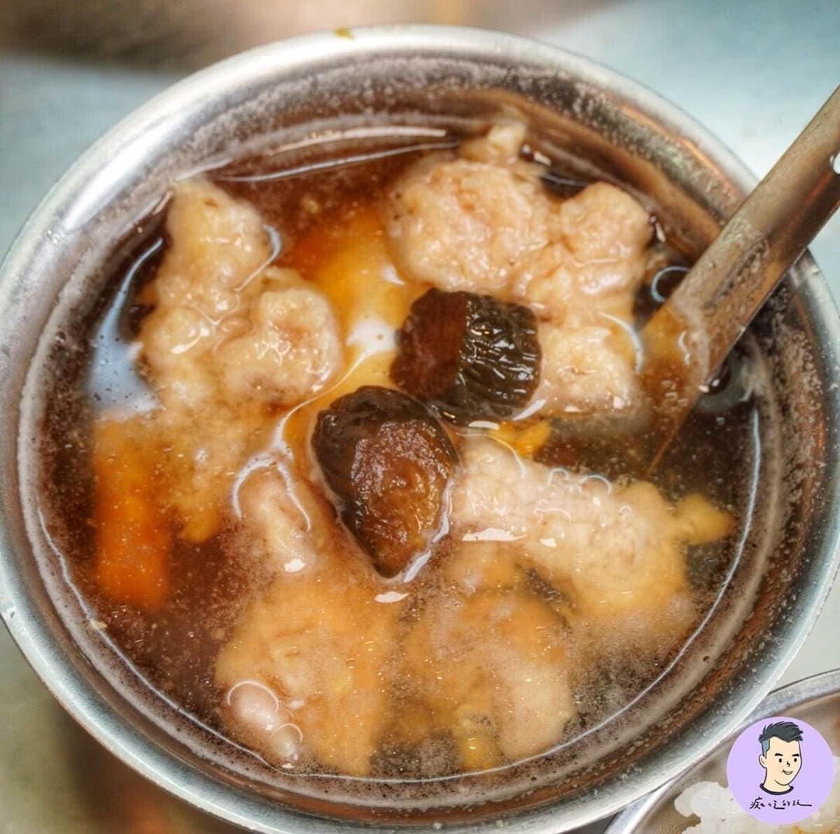 排隊也要吃！寧夏夜市７家老字號美食：40年鴨蛋滷肉飯、Q彈「黑心白玉」、秒殺級芋丸