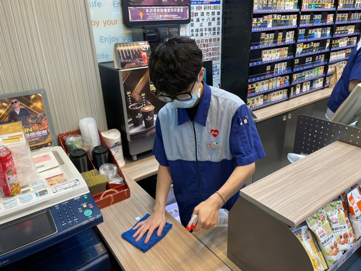 7-11、全家暫停開放洗手間!「4大超商」最新防疫規定:取消實體活動、座位採梅花座 7-11、全家暫停開放洗手間!「4大超商」最新防疫規定:取消實體活動、座位採梅花座