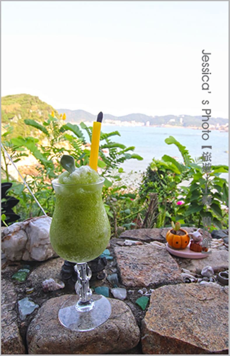 無人村變網紅打卡點！馬祖「石頭屋」咖啡館能賞無敵海景，石蓮花冰沙、地瓜年糕都必嘗