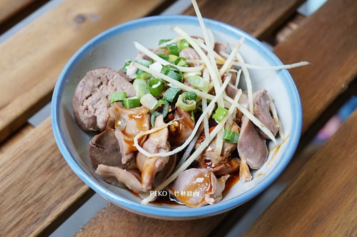 在地人也愛吃！超夯「銷魂雞肉飯」加量版更滿足，還有15元雞油飯很唰嘴