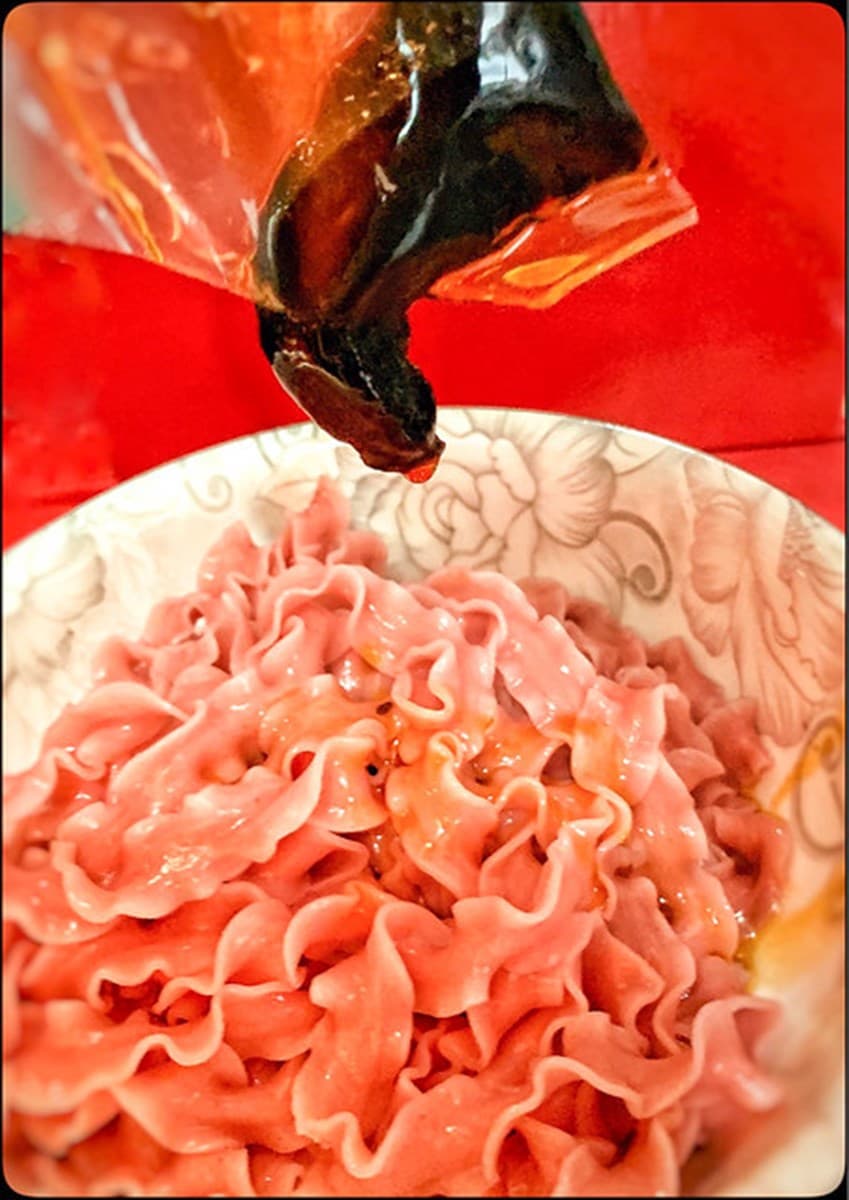 麵食控防疫必備！網推５家超唰嘴乾拌麵：大塊牛腱肉、獨門川麻醬、手工日曬關廟麵