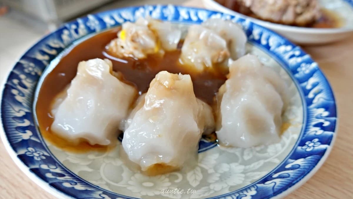 1顆只要7元!台南手工「山形」肉圓鹹香餡飽滿,大顆芋丸吃得到滿滿芋頭籤 1顆只要7元!台南手工「山形」肉圓鹹香餡飽滿,大顆芋丸吃得到滿滿芋頭籤