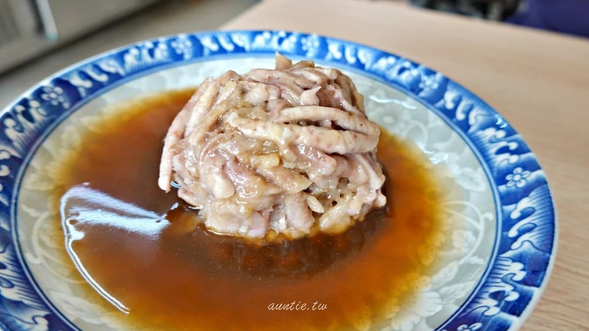 1顆只要7元!台南手工「山形」肉圓鹹香餡飽滿,大顆芋丸吃得到滿滿芋頭籤 1顆只要7元!台南手工「山形」肉圓鹹香餡飽滿,大顆芋丸吃得到滿滿芋頭籤