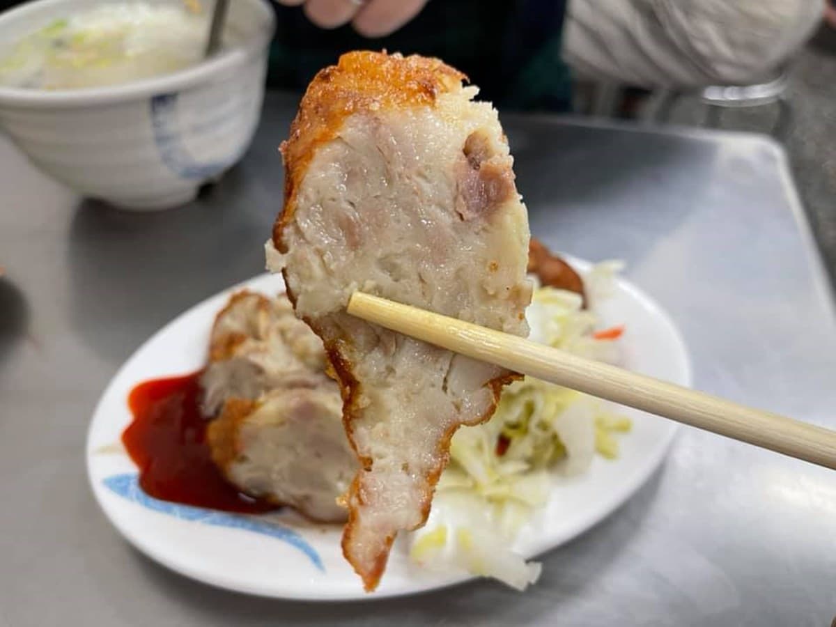 在地人早餐首選！台中老字號「蚵仔粥」飽滿鮮甜，酥脆紅燒肉、爆漿炸豆腐也超欠吃
