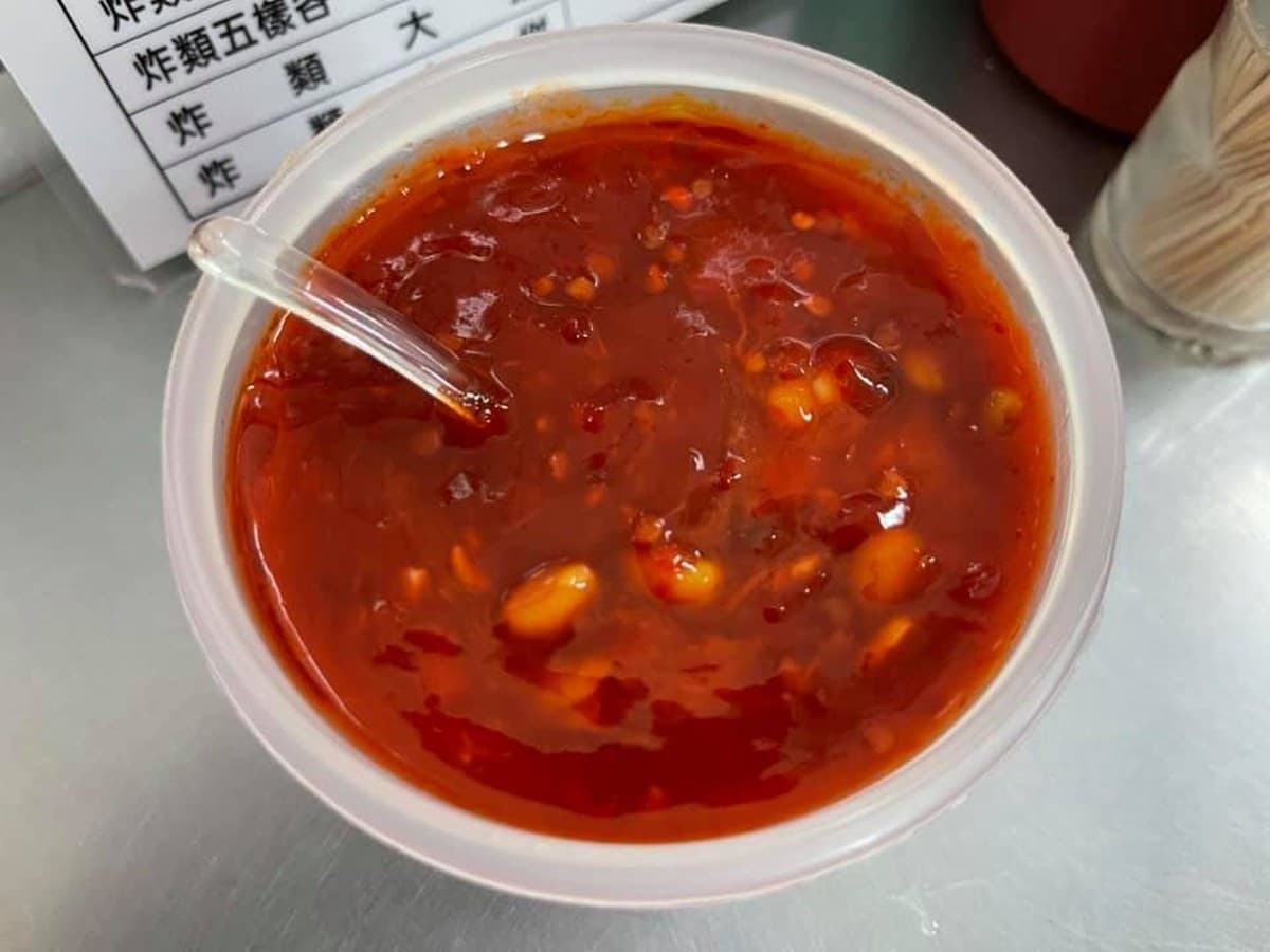 在地人早餐首選！台中老字號「蚵仔粥」飽滿鮮甜，酥脆紅燒肉、爆漿炸豆腐也超欠吃