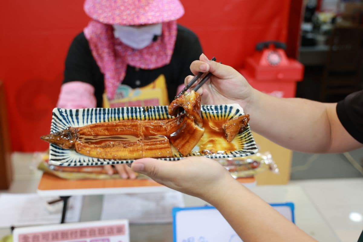 千葉火鍋首次開「生鮮超市」！肉肉、海鮮、蔬菜水果一起補足，直播開賣「蒲燒鰻魚」