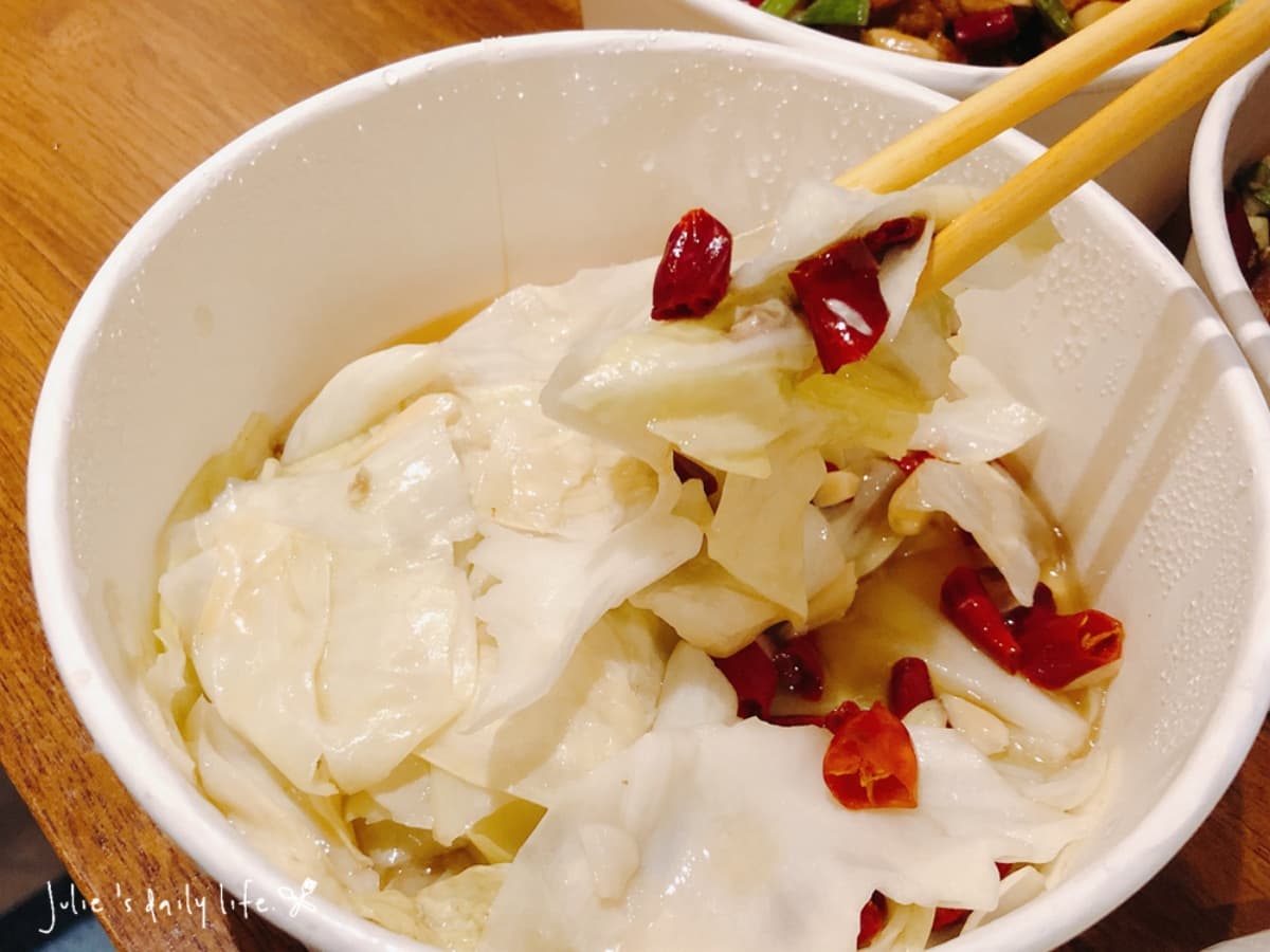 在家防疫也能吃！高CP值熱炒店外帶「６人套餐」只要1280元，嗜辣必點滿料水煮牛