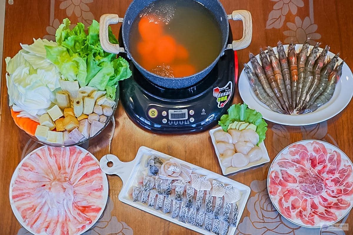 海鮮控開嗑！超澎派火鍋「生鮮宅配組」吃得到50元硬幣大干貝，海水養殖手掌蝦Q彈無腥味