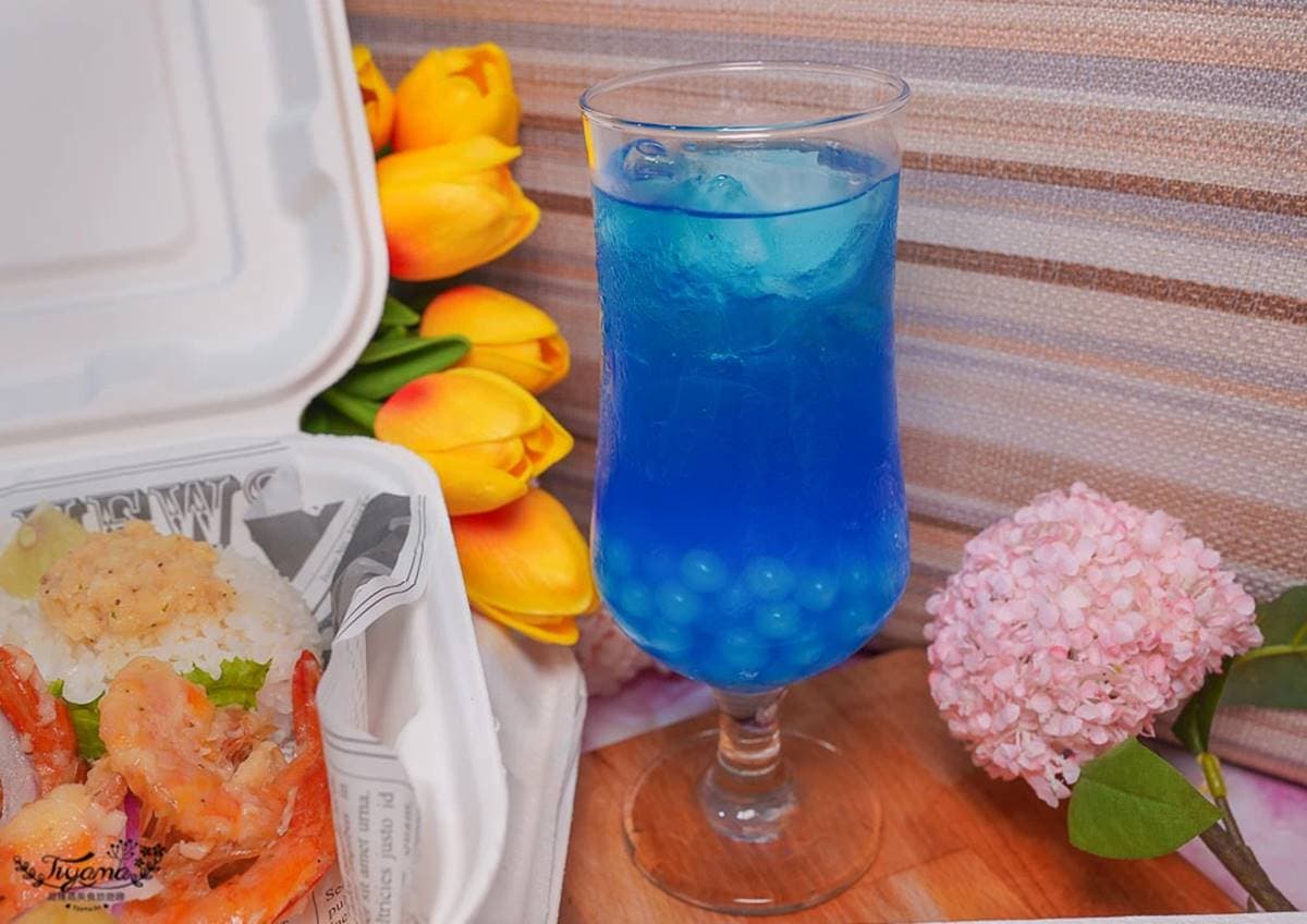在家偽出國！日式洋食館外帶必點道地「蝦蝦飯盒」，夢幻「沖繩藍」網美一喝秒愛