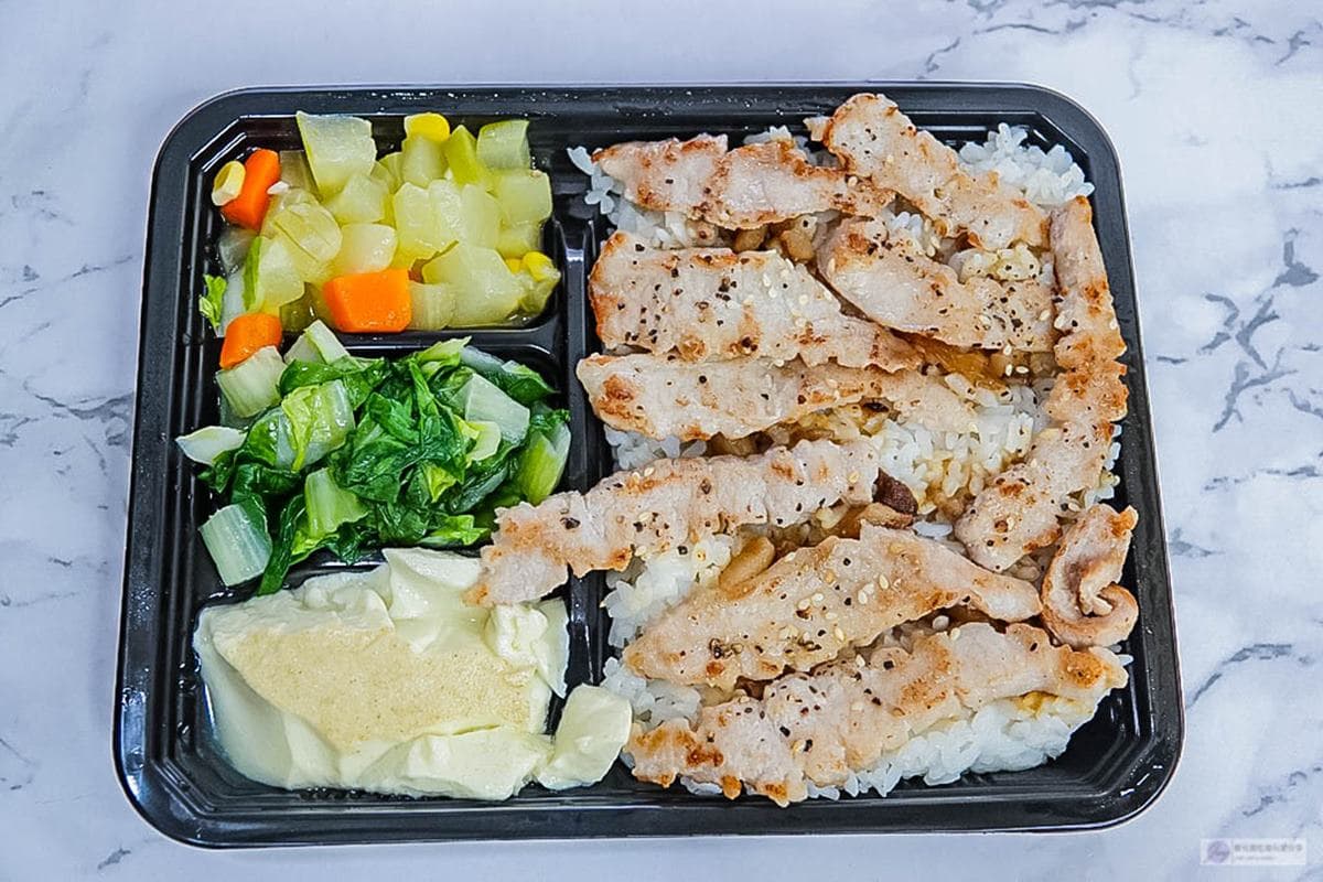 CP值超高！桃園６家百元大分量便當：４拼燒臘飯、50元排骨飯、多達18款主菜