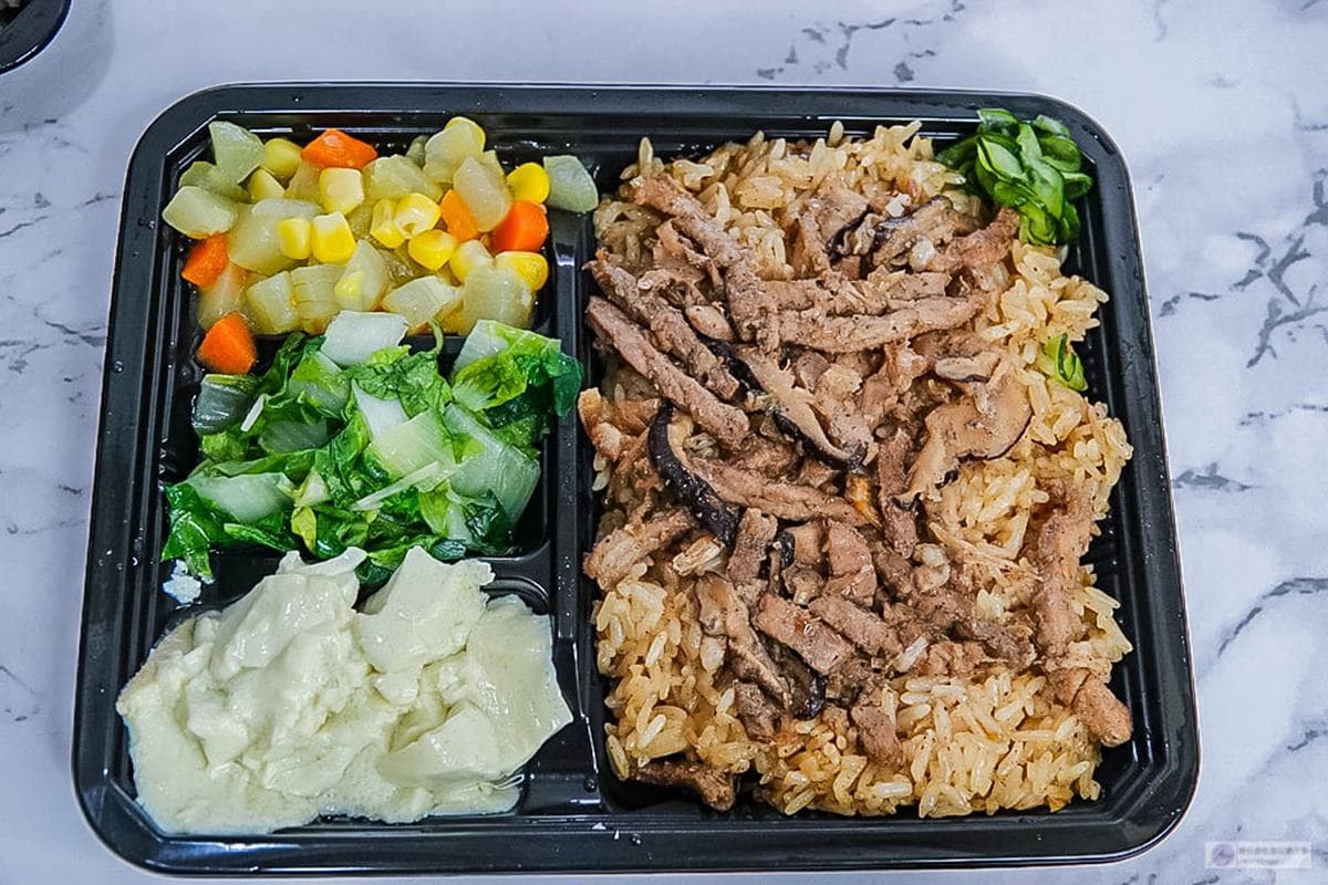 CP值超高！桃園６家百元大分量便當：４拼燒臘飯、50元排骨飯、多達18款主菜