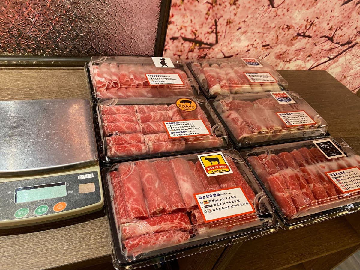 人氣燒肉店變身「肉鋪」專賣店！帶骨牛小排、究好豬、雞腿肉外帶５折，海鮮包47折