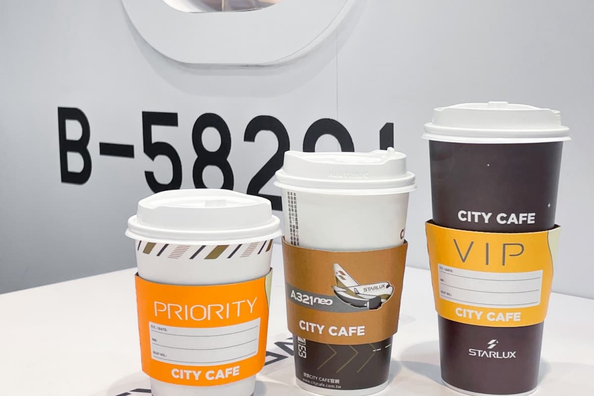航空迷必朝聖！7-11打造全台首間「星宇航空主題店」，機場航廈、擬真飛機超吸睛