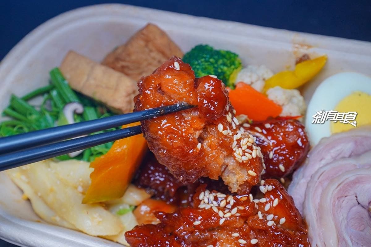 沒預約買不到!上海麵食館便當必吃限量「東坡肉」,小孩最愛「豆沙鍋餅」回烤後更香 沒預約買不到!上海麵食館便當必吃限量「東坡肉」,小孩最愛「豆沙鍋餅」回烤後更香