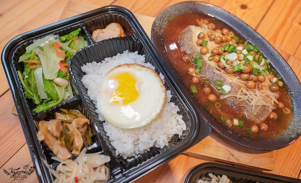台日混搭！炊飯專賣店推「香Q釜鍋飯+台菜」餐盒，先嗑醬燒嫩雞、隱藏版「辣味燒蝦」