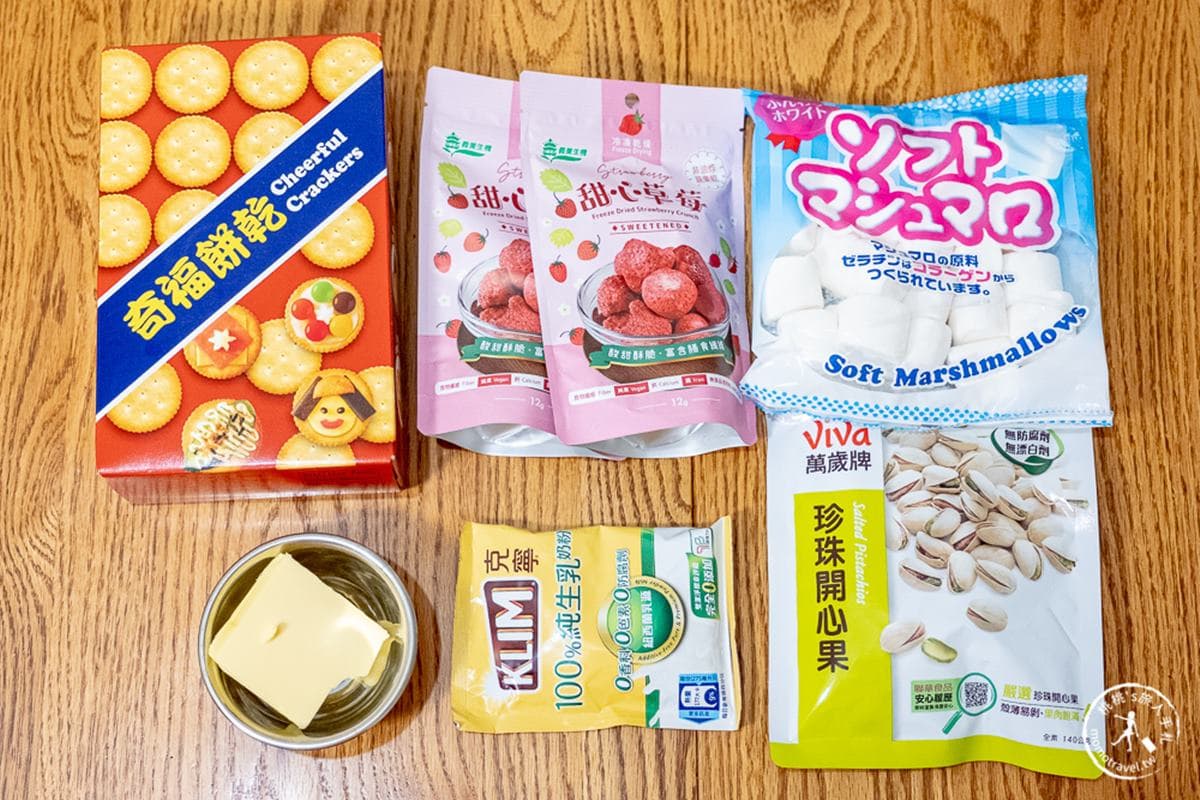 免烤箱就能DIY！超療癒「草莓雪Q餅」４步驟簡單做，酸甜酥脆口感層次豐富