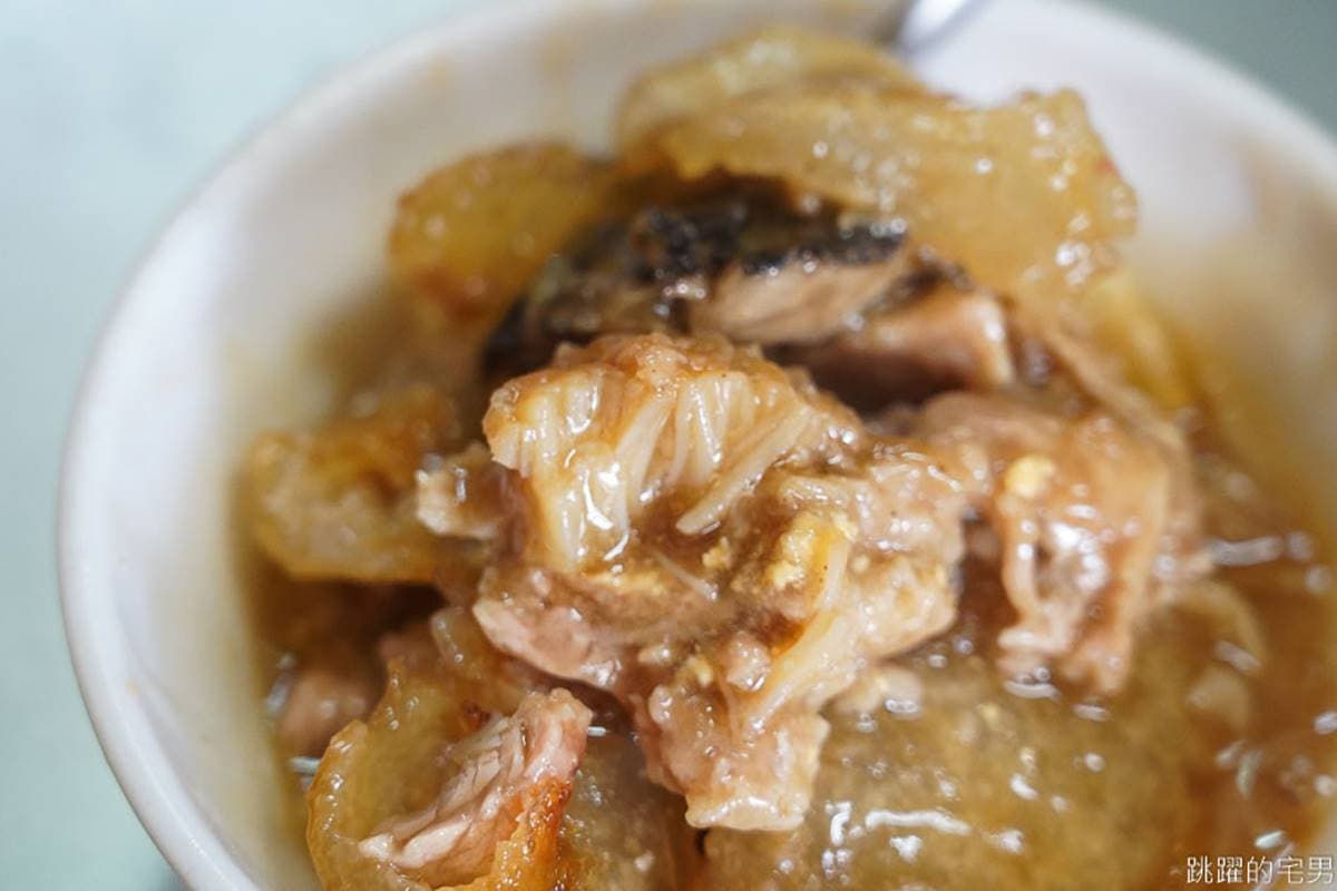 5000則好評！60年老店「脆皮肉圓」包入整顆干貝超過癮，酥脆外皮宛如「炸雞」口感