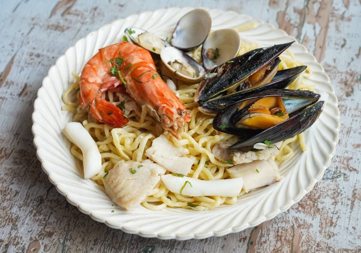 網路強推！高CP值餐酒館外帶爆量「檸檬淡菜」只要220元，招牌油封鴨粗獷肉感超過癮