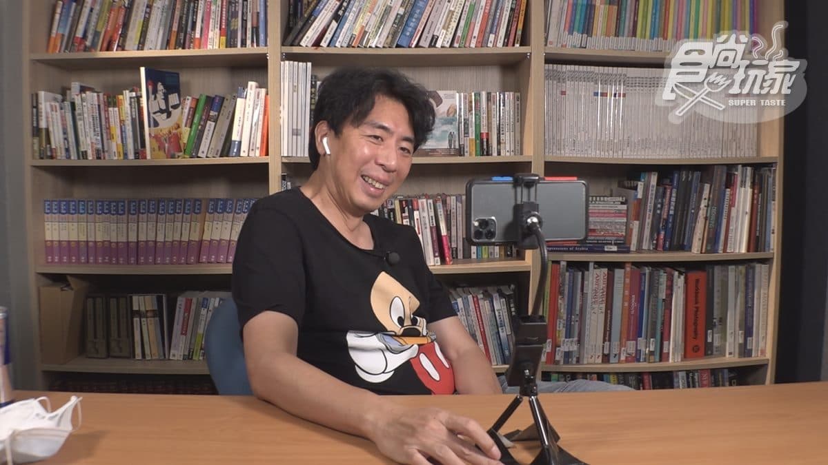 《瘋狂總部》視訊笑翻！梁赫群瘦成「V字臉」自豪可省洗面乳，大文遊戲玩到背脊發涼