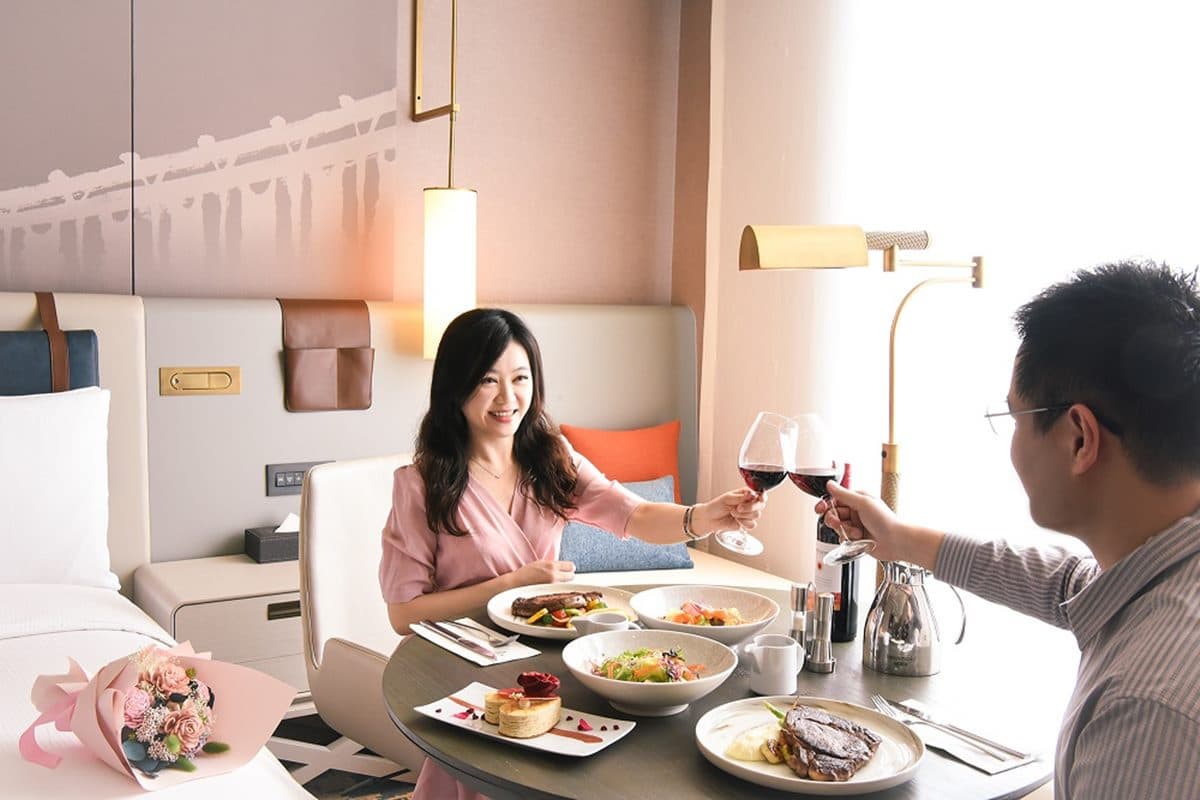 全台21家飯店「８月優惠」！近１折爽住、整套PS5免費搬回家，憑接種卡、電費帳單拿好康