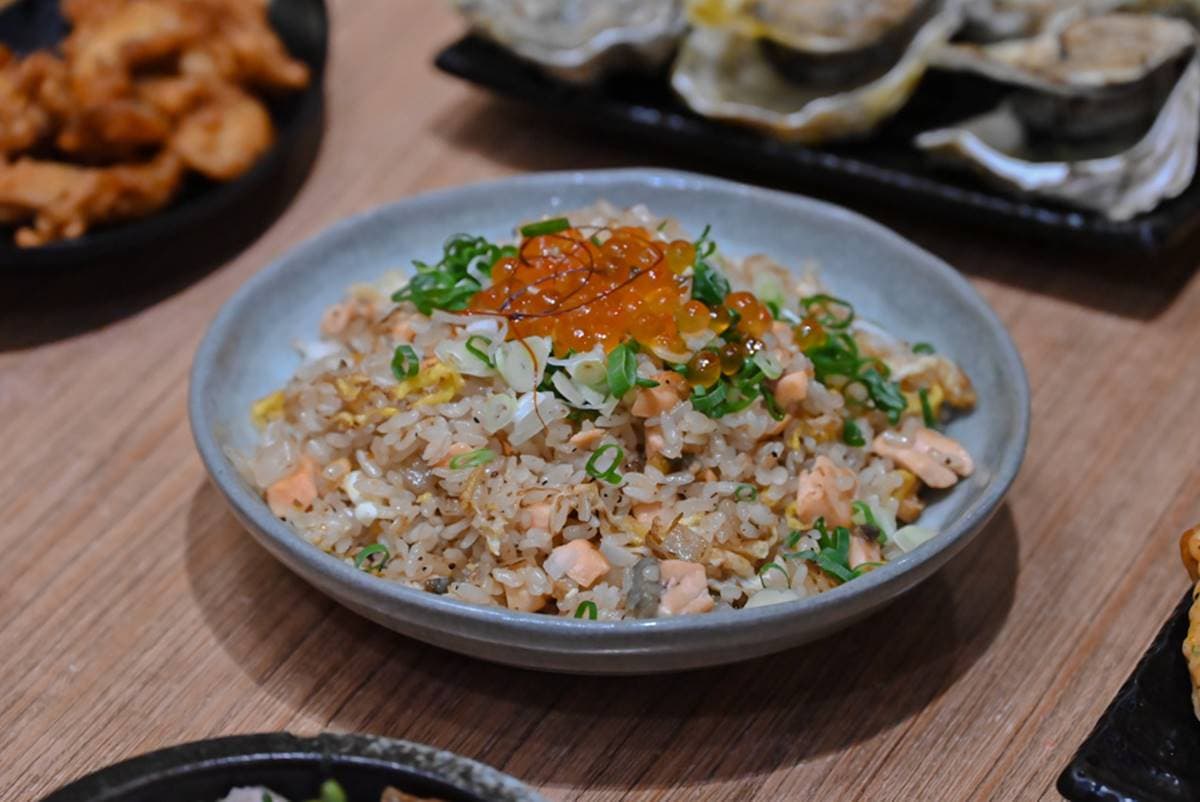 隱藏版日料!高CP值「生魚片拼盤」只要260元,「大分量炒飯」吃得到厚實鮭魚塊 隱藏版日料!高CP值「生魚片拼盤」只要260元,「大分量炒飯」吃得到厚實鮭魚塊