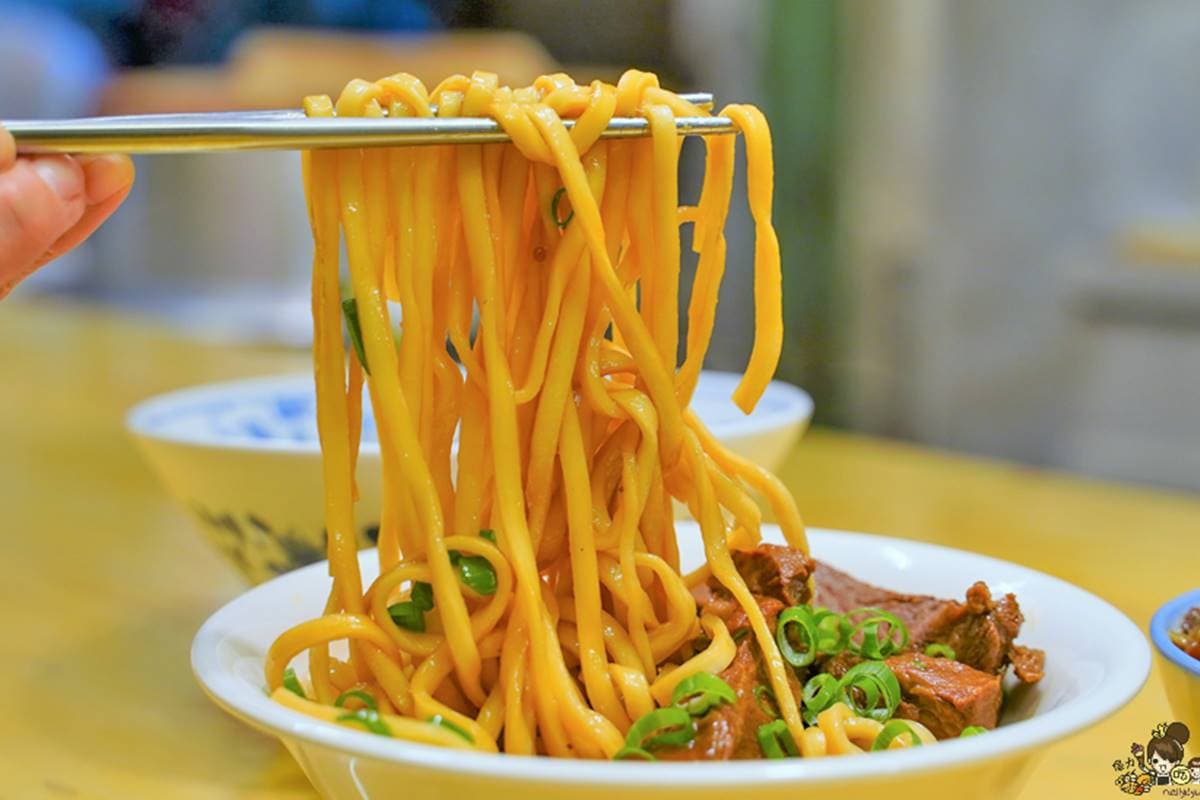 隱身市場!每日限量「牛肉拌麵」獨創醬汁超唰嘴,「梅干扣肉燥飯」搭特製辣醬更加分 隱身市場!每日限量「牛肉拌麵」獨創醬汁超唰嘴,「梅干扣肉燥飯」搭特製辣醬更加分