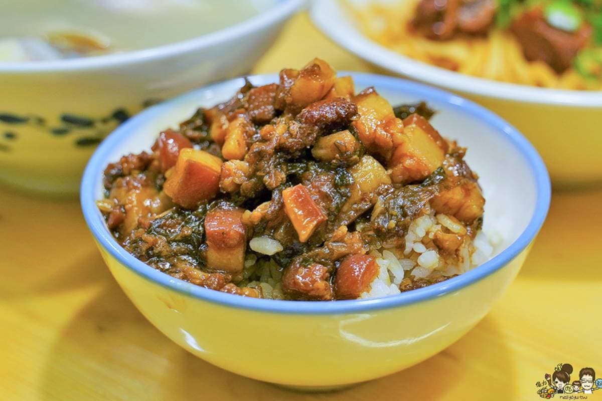 隱身市場!每日限量「牛肉拌麵」獨創醬汁超唰嘴,「梅干扣肉燥飯」搭特製辣醬更加分 隱身市場!每日限量「牛肉拌麵」獨創醬汁超唰嘴,「梅干扣肉燥飯」搭特製辣醬更加分
