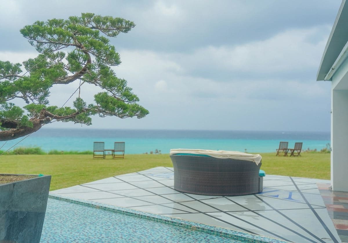 聽著浪潮入睡！５間無敵海景民宿：超Chill偽出國吊椅、療癒觀海露台、坐擁180度環景