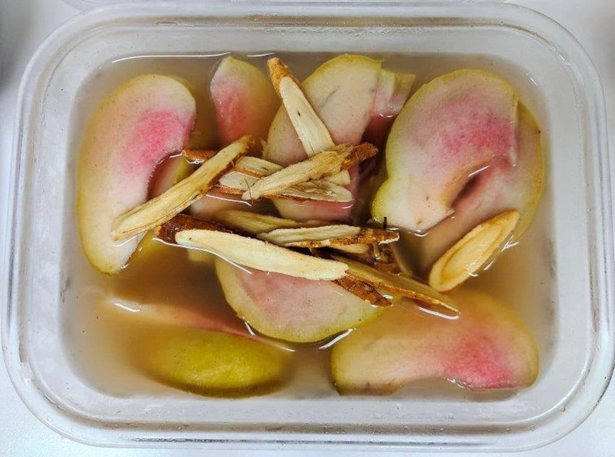 夏日開胃必備！２種口感「古早味醃芭樂」３步驟完成，加點「甘草片」提味更唰嘴