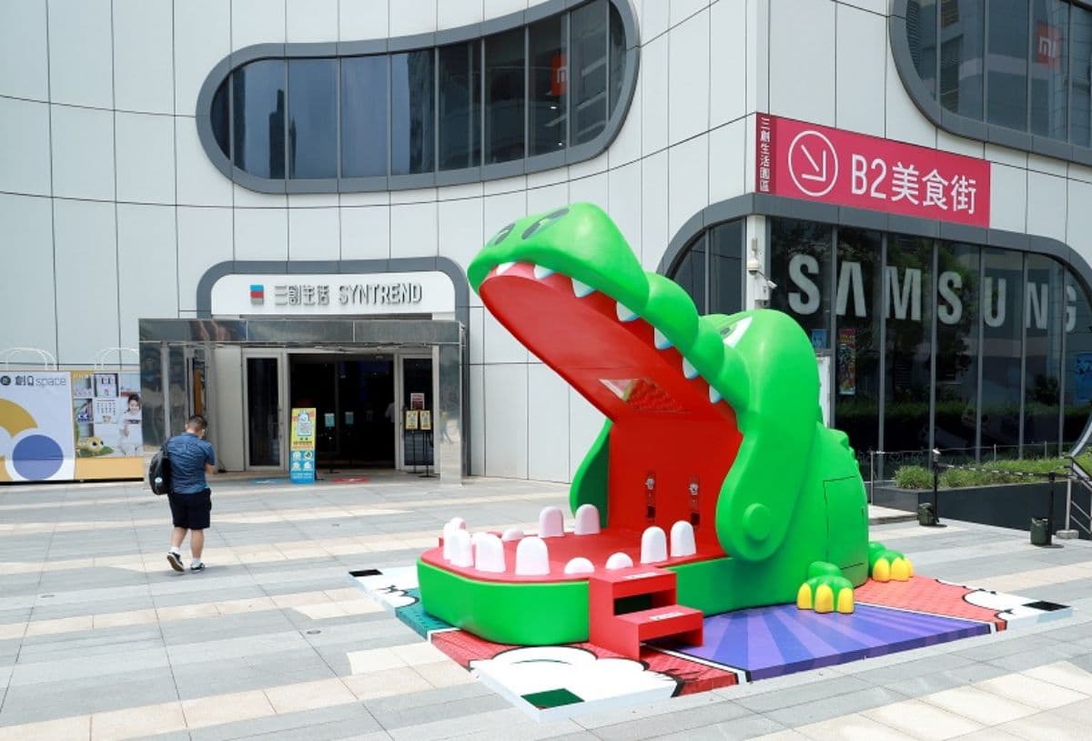 出發拍美照!兒時必玩「咬人鱷魚玩具」變巨型扭蛋機,加碼172台「扭蛋機」快閃店登場 出發拍美照!兒時必玩「咬人鱷魚玩具」變巨型扭蛋機,加碼172台「扭蛋機」快閃店登場