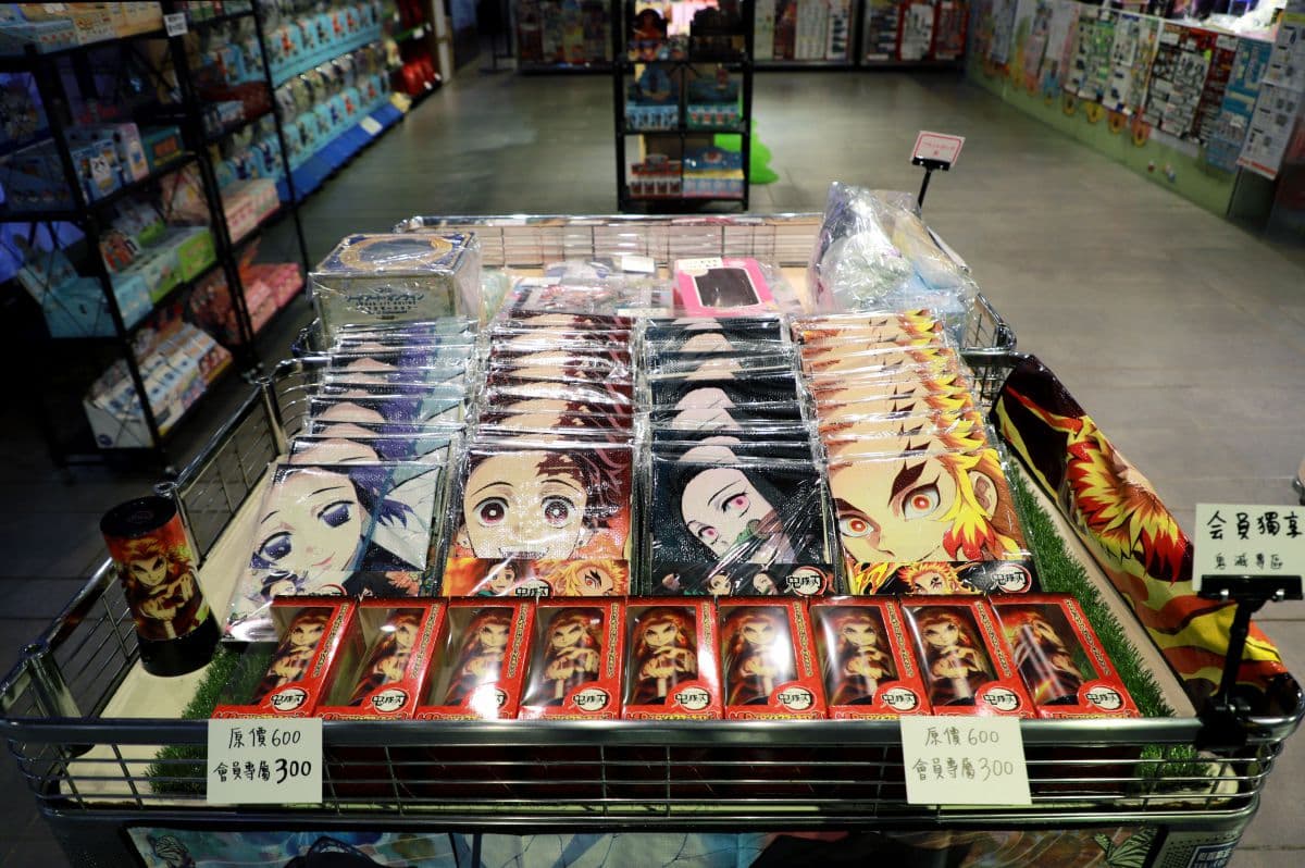 出發拍美照!兒時必玩「咬人鱷魚玩具」變巨型扭蛋機,加碼172台「扭蛋機」快閃店登場 出發拍美照!兒時必玩「咬人鱷魚玩具」變巨型扭蛋機,加碼172台「扭蛋機」快閃店登場