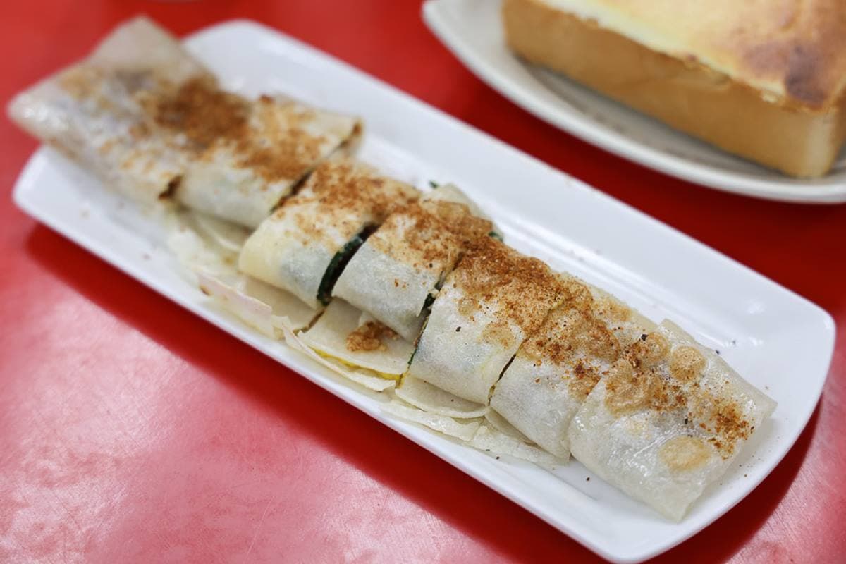 晚上８點就變身！超霸氣「奶酥厚片」藏身汽車隔熱紙廠，奶酥塗好塗滿趁熱吃最美味