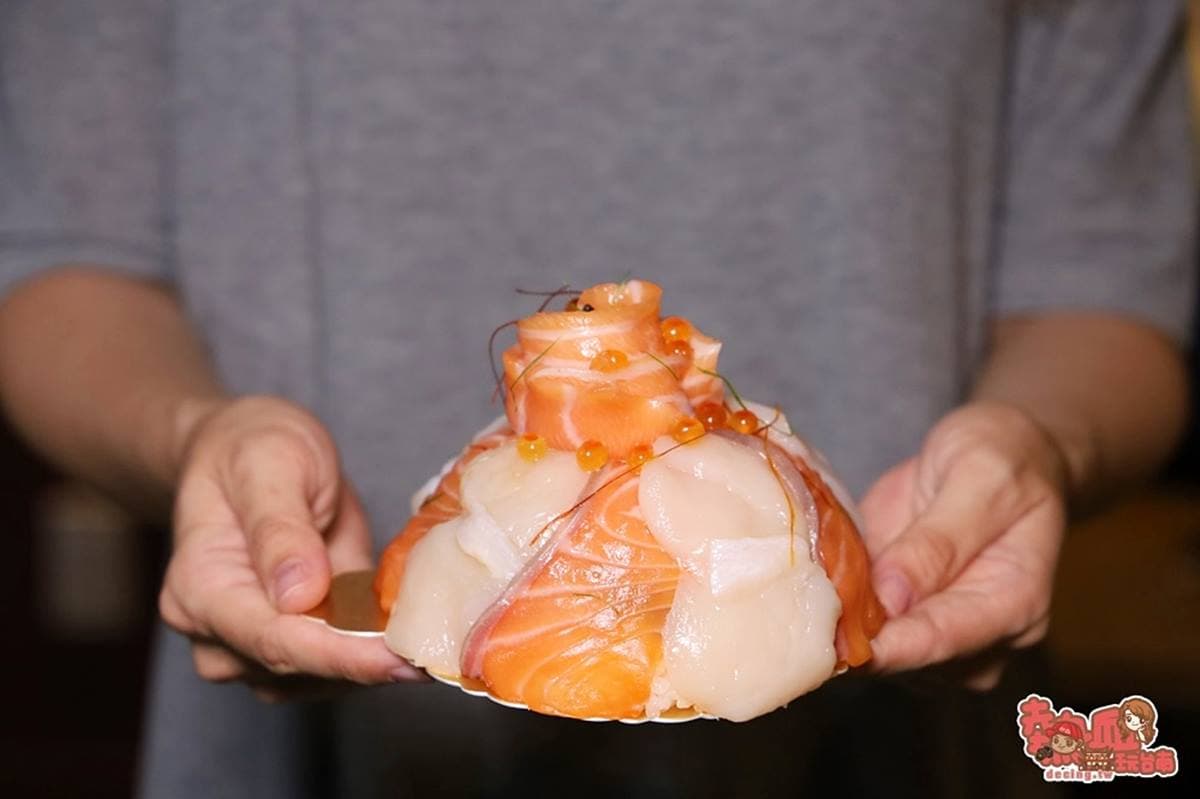 海鮮控壽星必嗑!浮誇「握壽司蛋糕」鋪滿滿生魚片,5種口味「炙燒鮭魚」想吃先預訂 海鮮控壽星必嗑!浮誇「握壽司蛋糕」鋪滿滿生魚片,5種口味「炙燒鮭魚」想吃先預訂