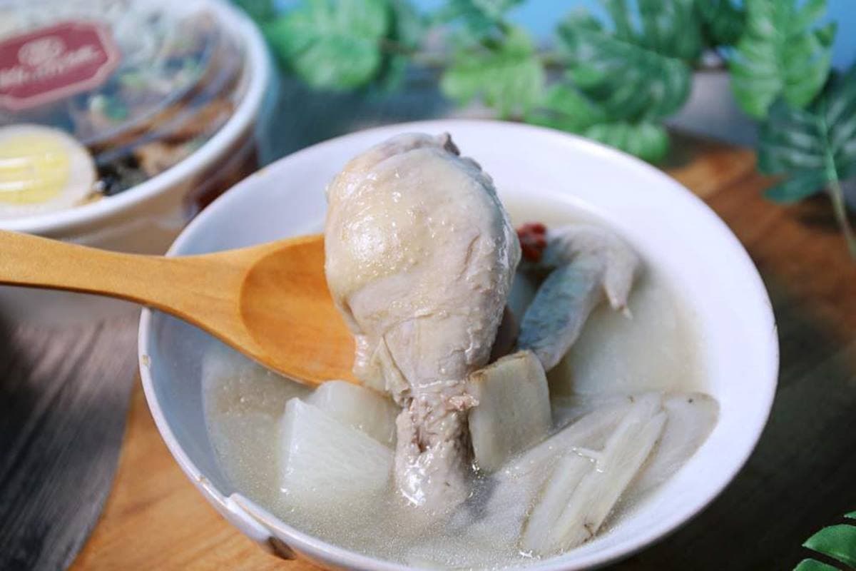 想吃請按鈴！「懷舊小吃」藏身豪宅只能外帶，買湯就送「豬油拌飯加滷蛋」超划算