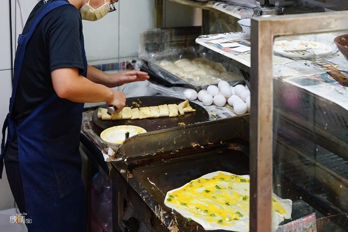 超佛心早餐店！「川味炒手」１份有20顆餛飩，55元「牛肉湯」吃得到４大塊澳牛