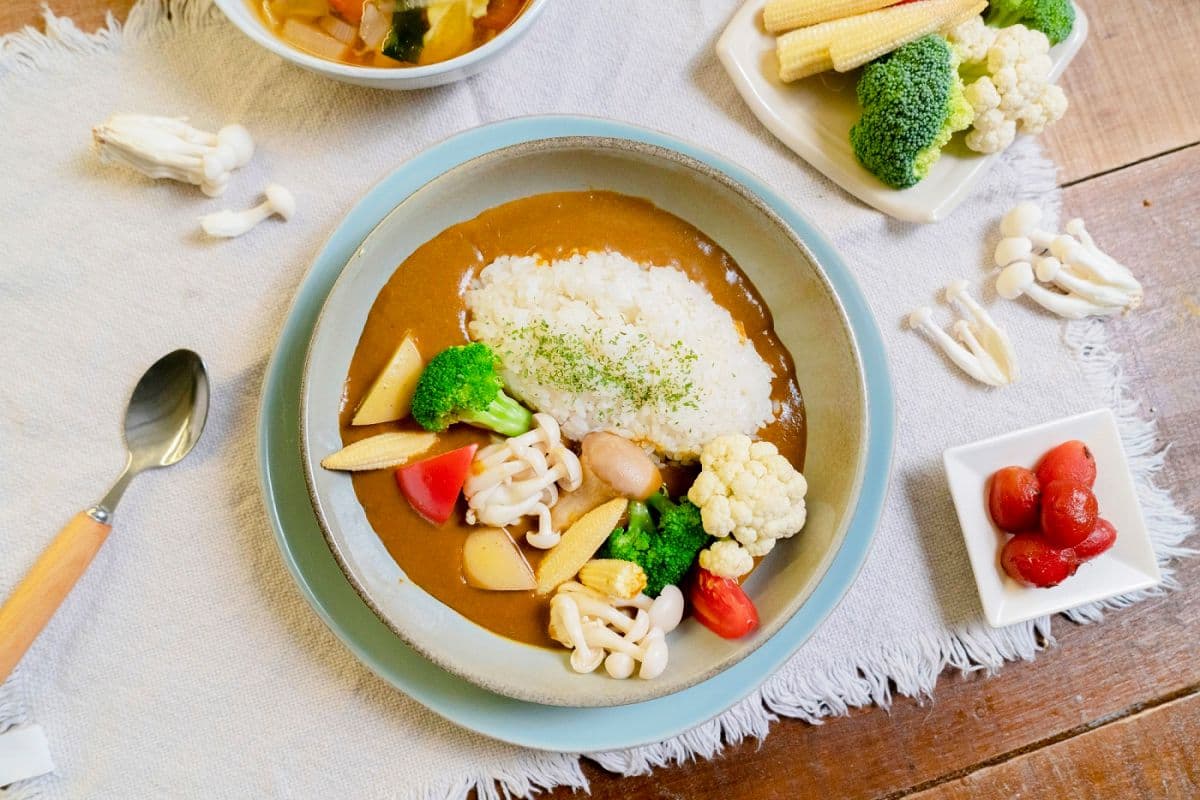 【新開店】金色三麥首間日料品牌「咖哩樹」！落腳北車商圈，首推「菲力牛漢堡排」