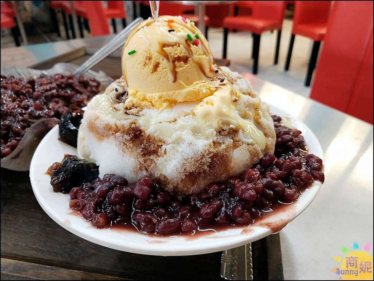 老闆超佛心！北中南15家滿料剉冰：超吸睛摩艾冰磚、夢幻彩虹粉粿、「國聖燈塔」麵茶冰
