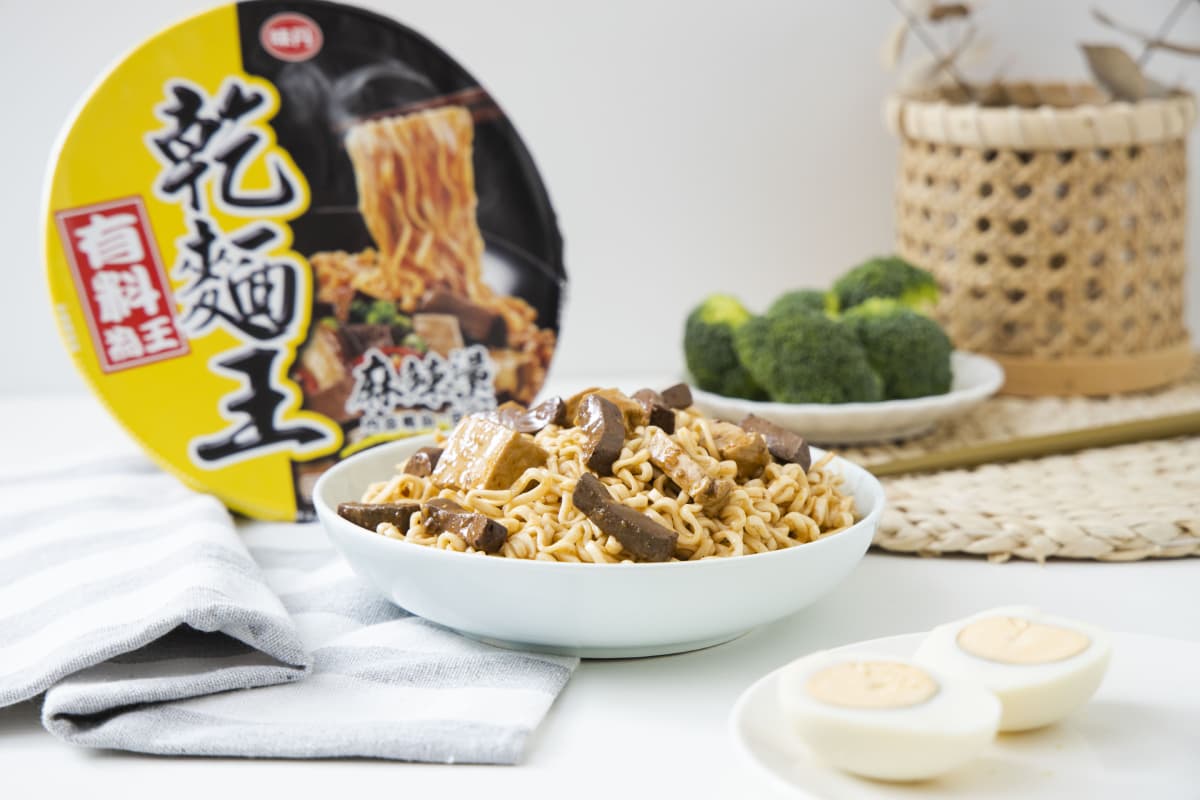 有影謀!泡麵裡有麻辣鴨血和豆腐?有料乾泡麵越吃越唰嘴 有影謀!泡麵裡有麻辣鴨血和豆腐?有料乾泡麵越吃越唰嘴